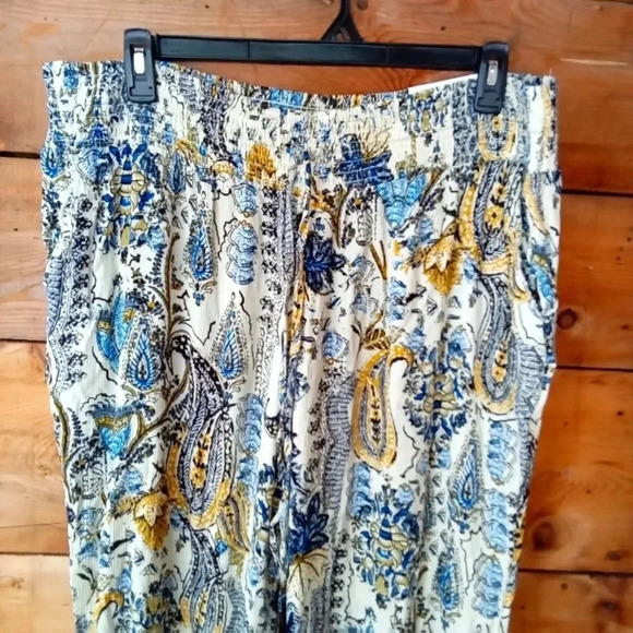 Maurices Pants Womens 1X NWT Boho Print Wide Leg Flowy Paisley Floral Vacation - Picture 2 of 9